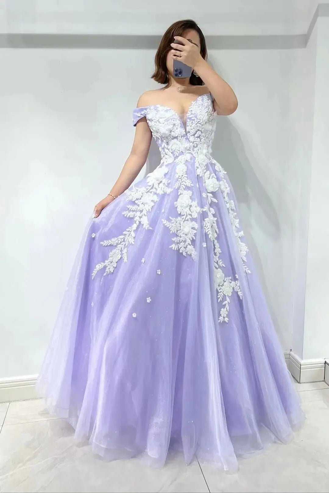 Off White Floral Prom Dresses Lace Applique Lavender Tulle Off Shoulder V Neckline A Line Long Floor Length Evening Gowns picture color
