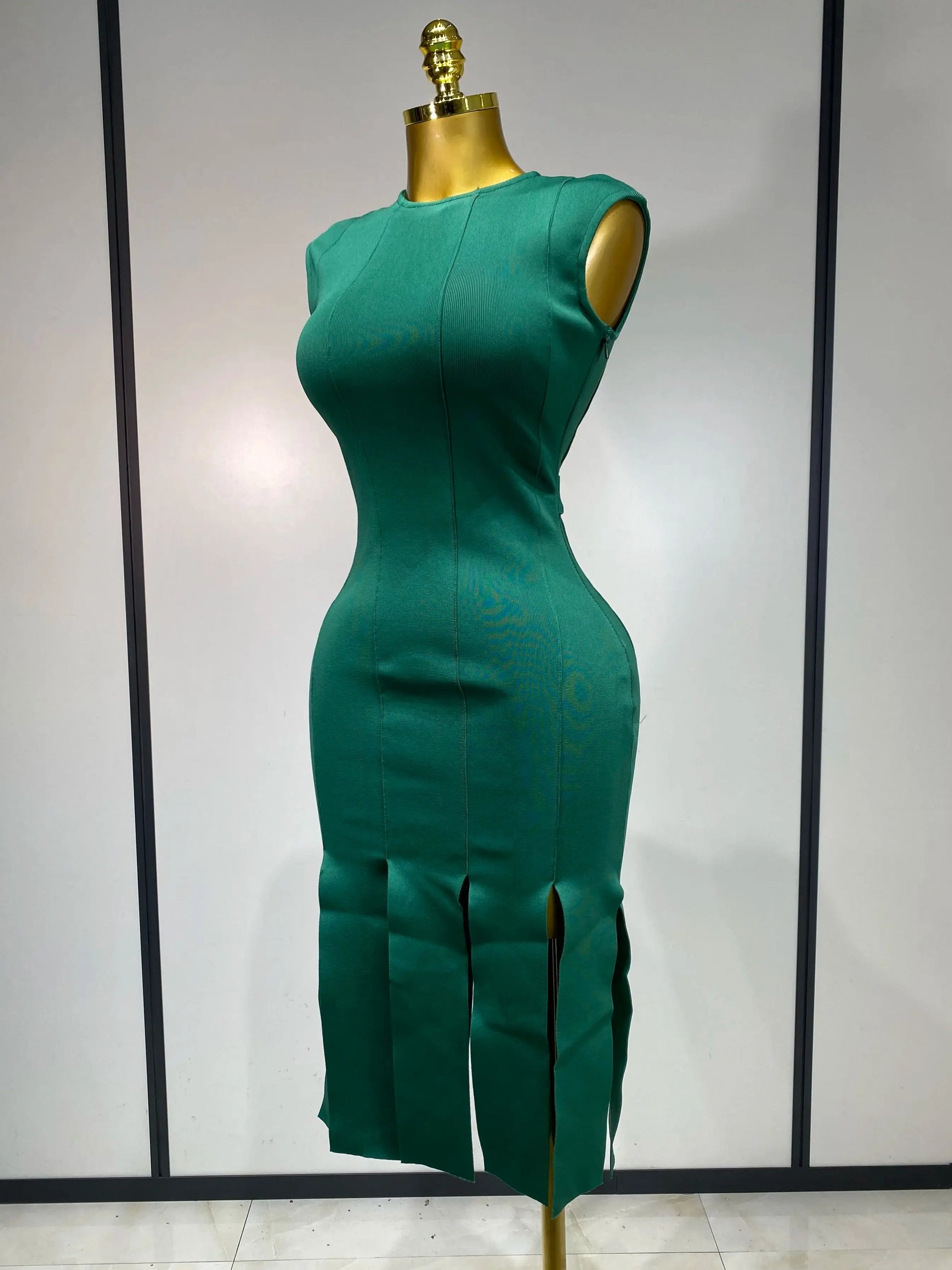 Luxury Birthday Dress Sexy O Neck Sleeveless Hollow Out Fringe Dress Women Green Slim Dresses Elegant Evening Party Club Gowns