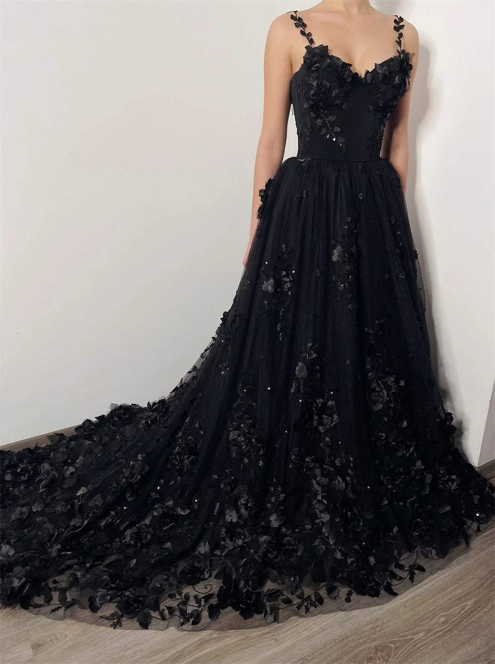 Handmade Lace Embroid Prom Dress Gothic Party Dresses 3D Flower Evening Dress Black Tulle Sweep Train فستان سهرة