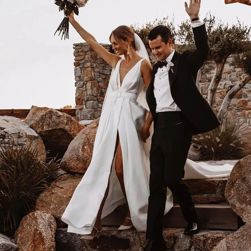 Garden Sexy Deep V Neck Wedding Dress Soft Satin Backless Sleeveless High Split Waistband Bride Gown Robe De Mariée Wedding Gown White 20w