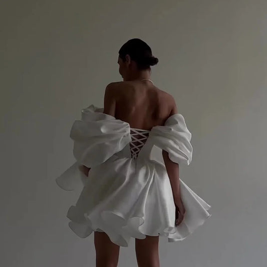 فستان زفاف قصير على شكل قلب بدون أكتاف بدون ظهر وأربطة فستان زفاف بطيات مكشكشة فوق الركبة فيستدو دي نويفا