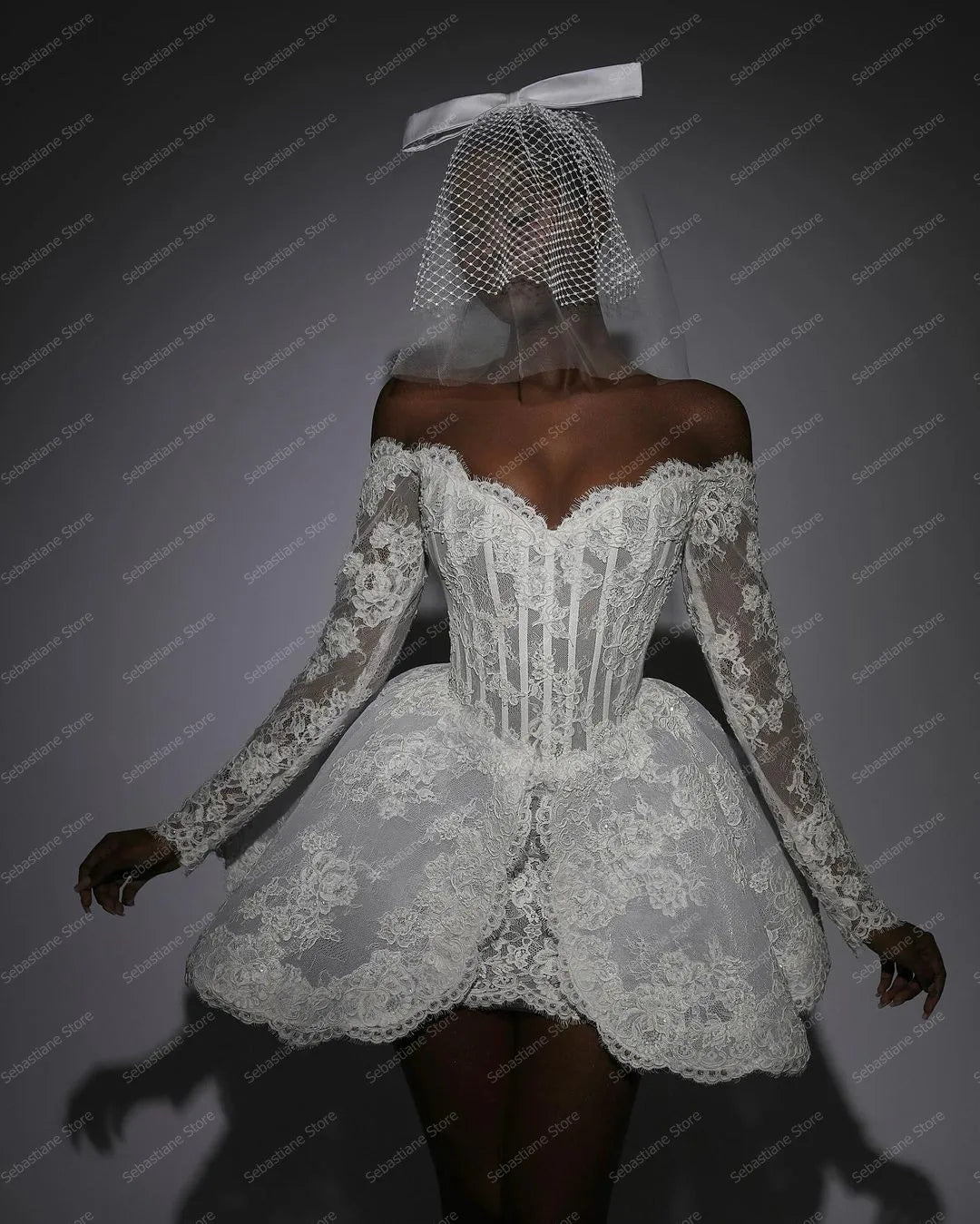 Gaun prom renda pendek klasik strapless lengan panjang mini mini pengantin pernikahan gaun resepetisi dengan tulang gaun malam
