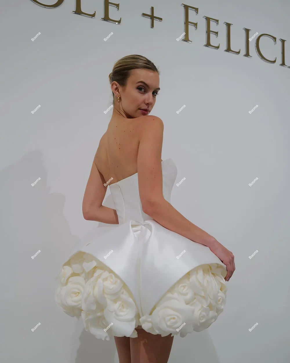 Białe krótkie sukienki na bal maturalne suknie balowe bez ramiączki sukienki koktajl