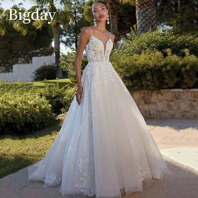Elegant Wedding Dresses Women Sweetheart Lace Applique Open Back Tulle Spaghetti Straps Bridal Ball Gown Train Vestidos De Novia