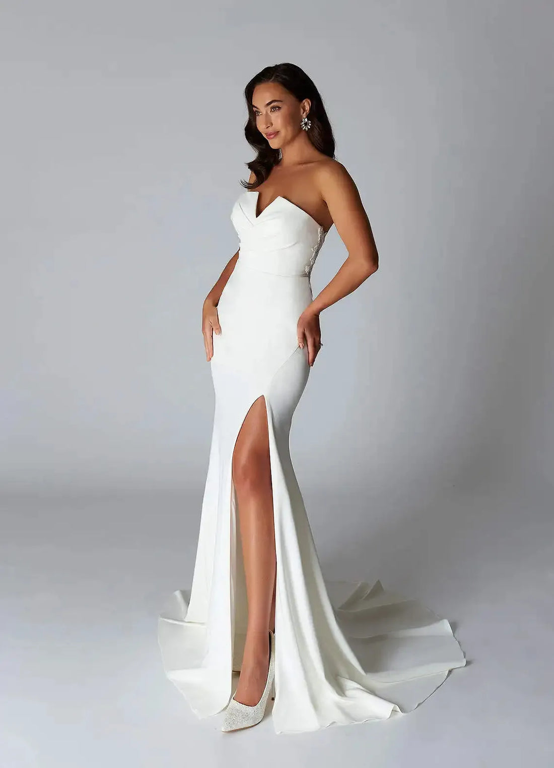 Elegant V-neck Pleat Lace Back Satin Sheath Wedding Dresses Side Slit Custom Made Vestido De Noival