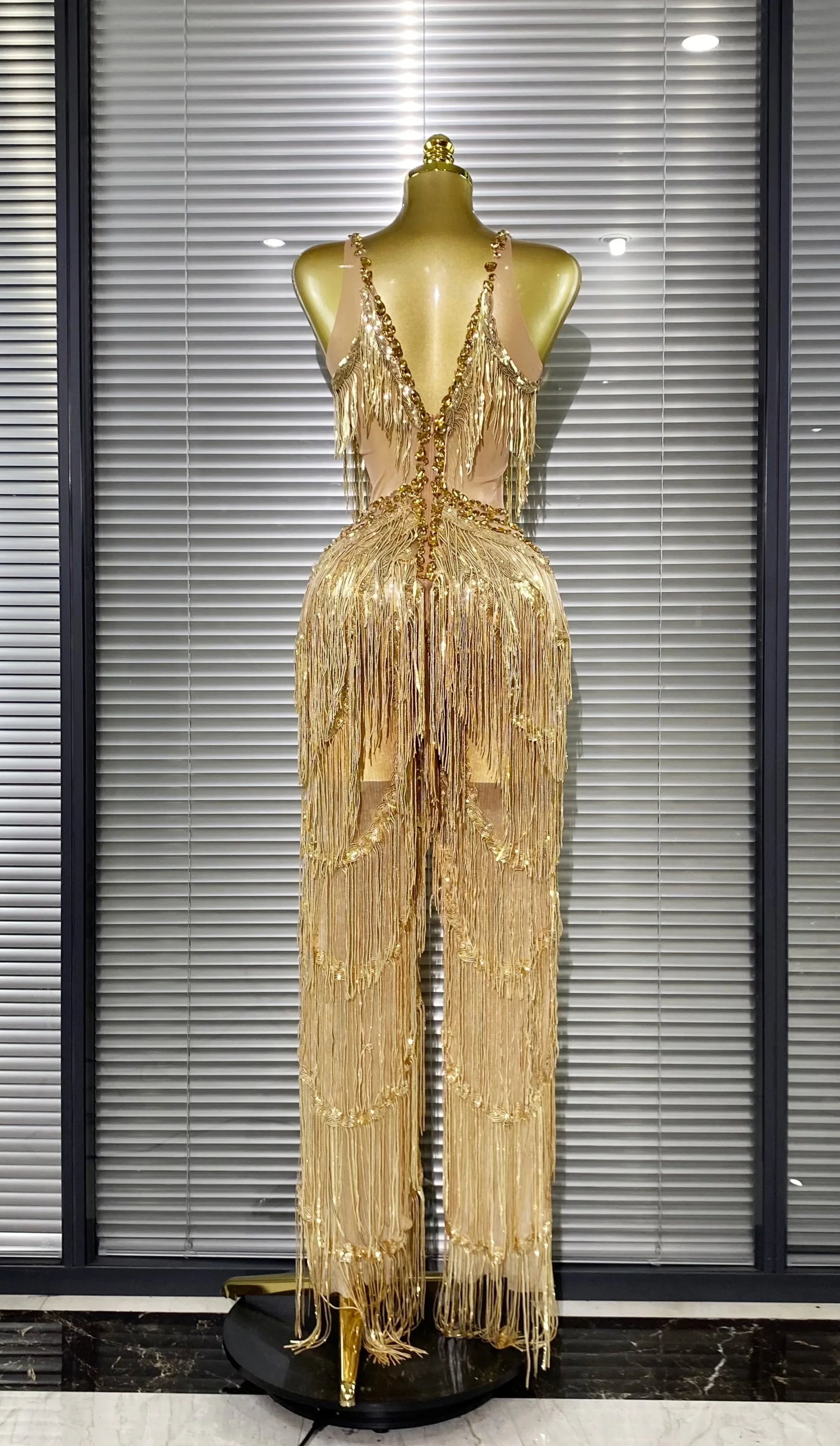 Golden Sequins Tassle Sexy V-Neck Hollow Out Jumpsuit Fashion Woman Woman Party Outfit Stage Performance Costume