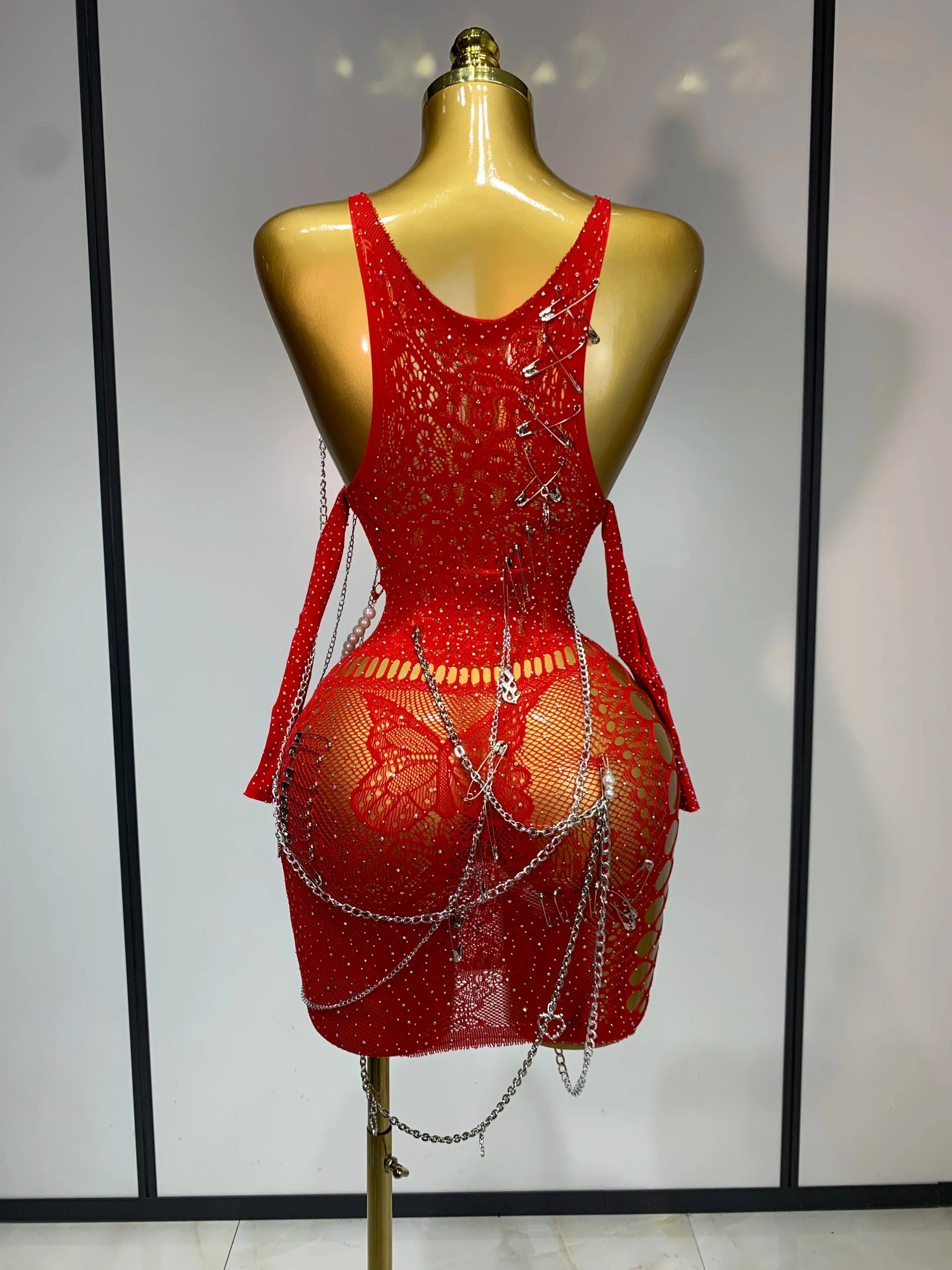 Women Sexy Hollow Out Pearl Chain Bodycon Dress Sleeveless High Stretchy Mini Dress Evening Party Nightclub Singer Stage Outfit