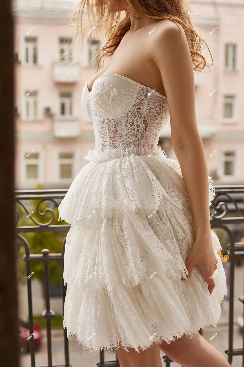 Warstwowe koronkowe A-line krótkie suknie ślubne Sweetheart Shleevela Brides Party Suknie dla kobiet Creest Bridals Suknia wieczorowa