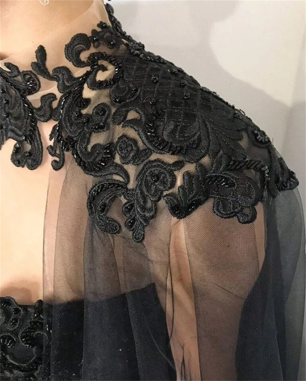 Vestido de fiesta gótico negro con escote en forma de corazón, capa con bordado de encaje, vestido de noche de tul de corte A