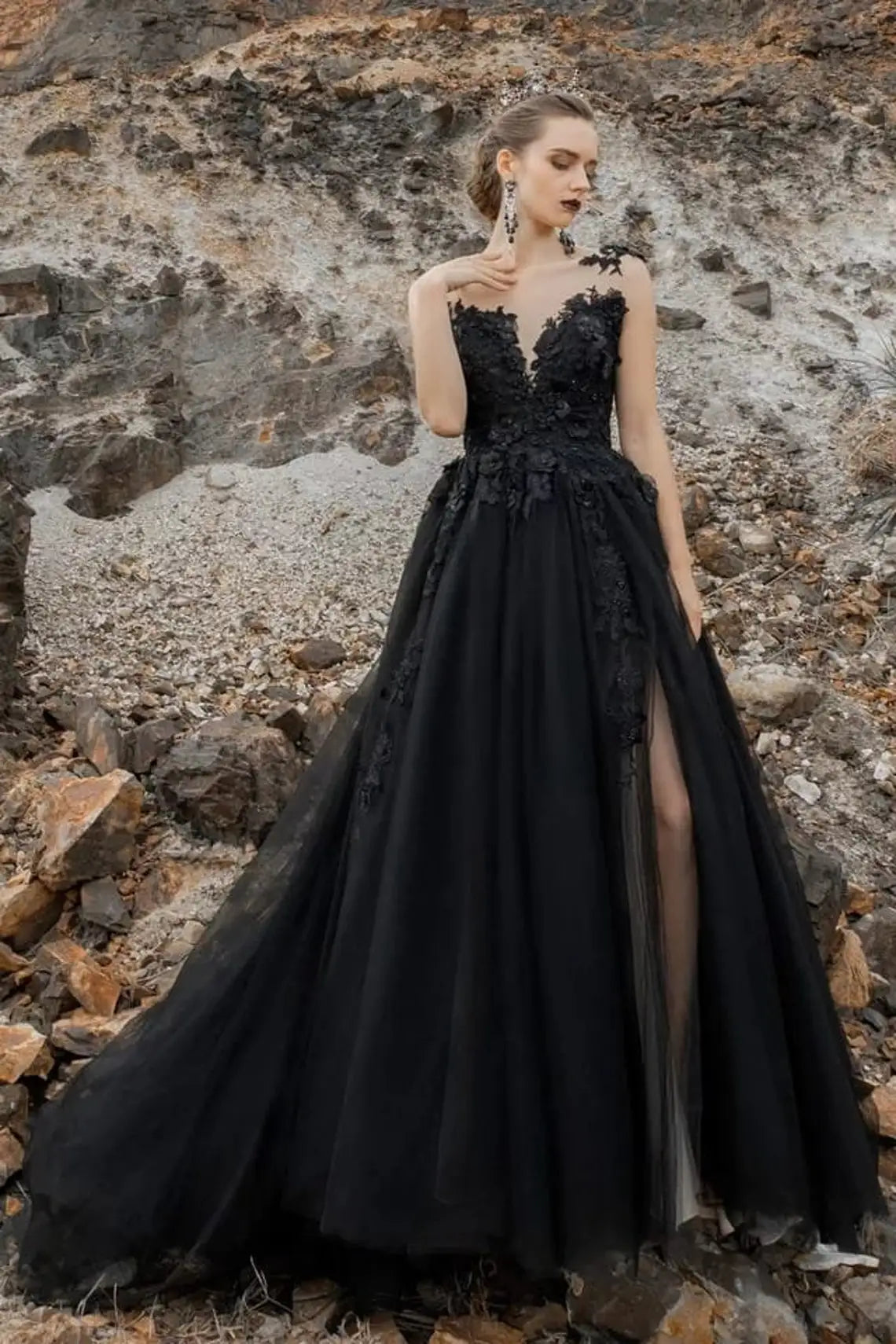 Black Evening Dresses Lace Applique Goethe Sheer Neck Sleeveless A Line Front Slit Formal Party Women Prom Gowns Custom made