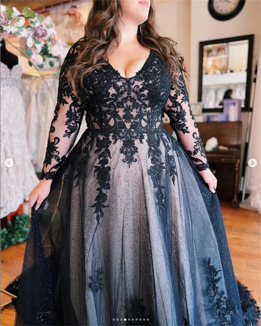 Luxury V-neck Plus Size Prom Dress Lace Tulle Fabric Long Sleeves Strao vestidos de fiesta Long Tail فساتين السهرة