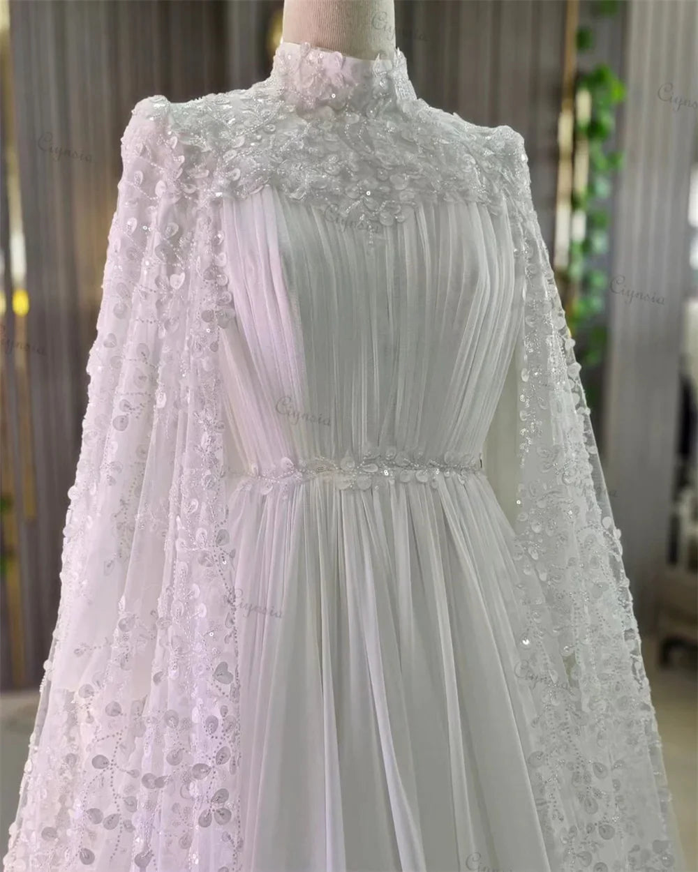 Dubai Muslim luxuriöses Hochzeitskleid Perlen Spitze A-Linie hoher Hals Abito da Sposa Chiffon Falten Sie Langarmbrautkleider plissiert