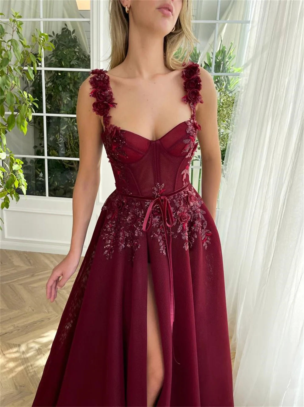 Burgundy Heart Shaped Neck Prom Dress Lace Tulle Fabric High Side Split Strao vestidos de fiesta Sleeveless فساتين السهرة