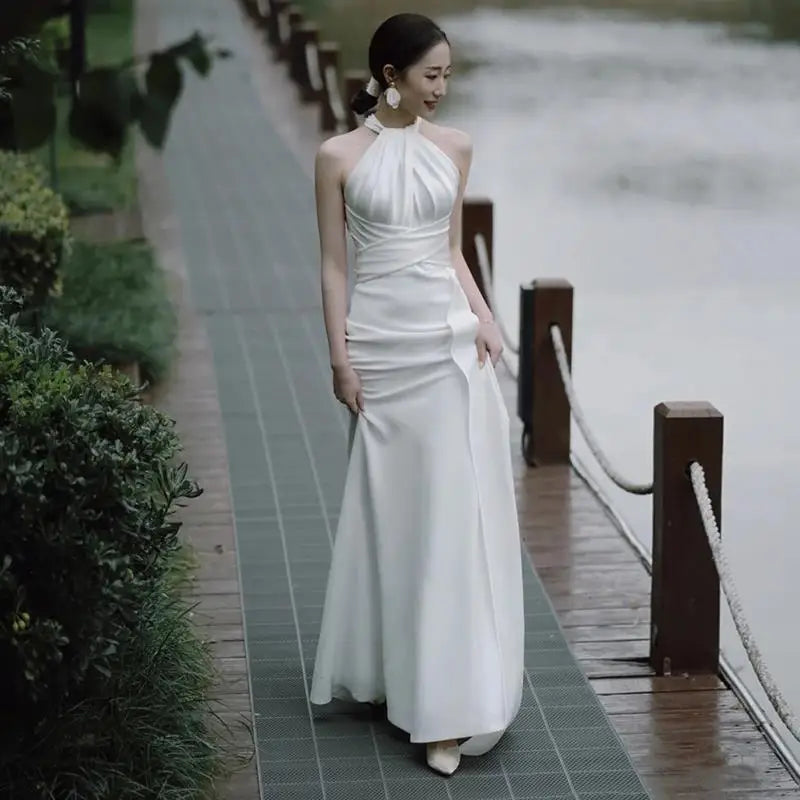 Vestido de novia de cola pequeña de satén Blanco Simple de lujo, vestido de novia Sexy con cuello Halter y espalda descubierta, vestidos de fiesta de noche para boda para mujer