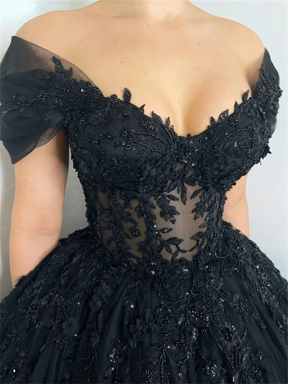 Black Ball Gown Tulle Prom Dress Elegant Lace Embroidery فساتين السهرة Sexy V-neck Off Shoulder Evening Dress