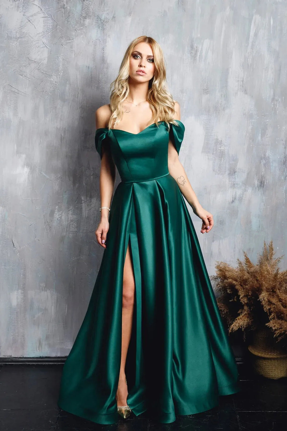 Hunter Green Prom Dresses Satin Long Floor Length Off Shoulder Front Slit Formal Party Evening Gown Women Special Occasion Dress Green