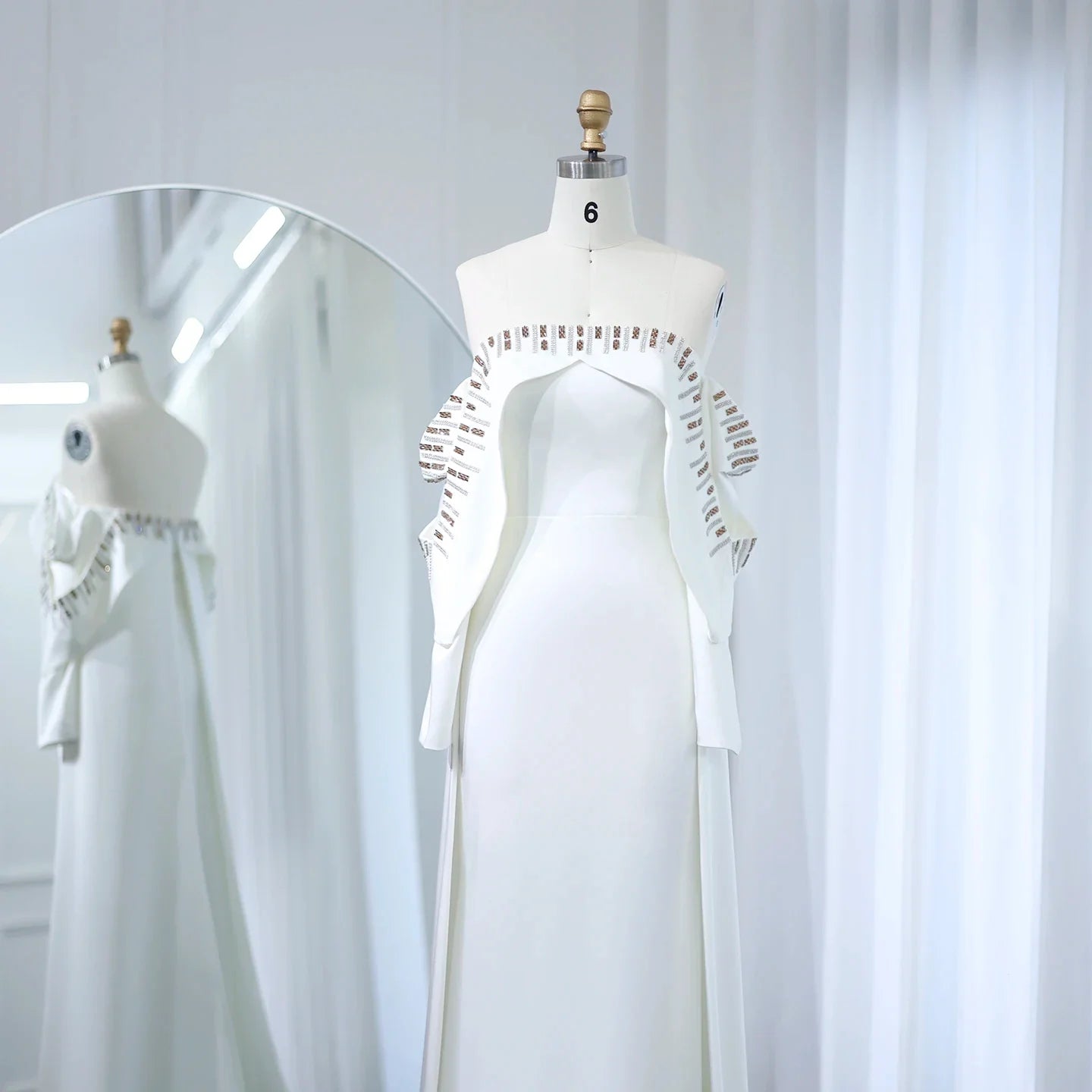 Gaun malam dubai dubai putih yang elegan dengan lengan panjang cape long dari bahu Arab Pesta Pesta