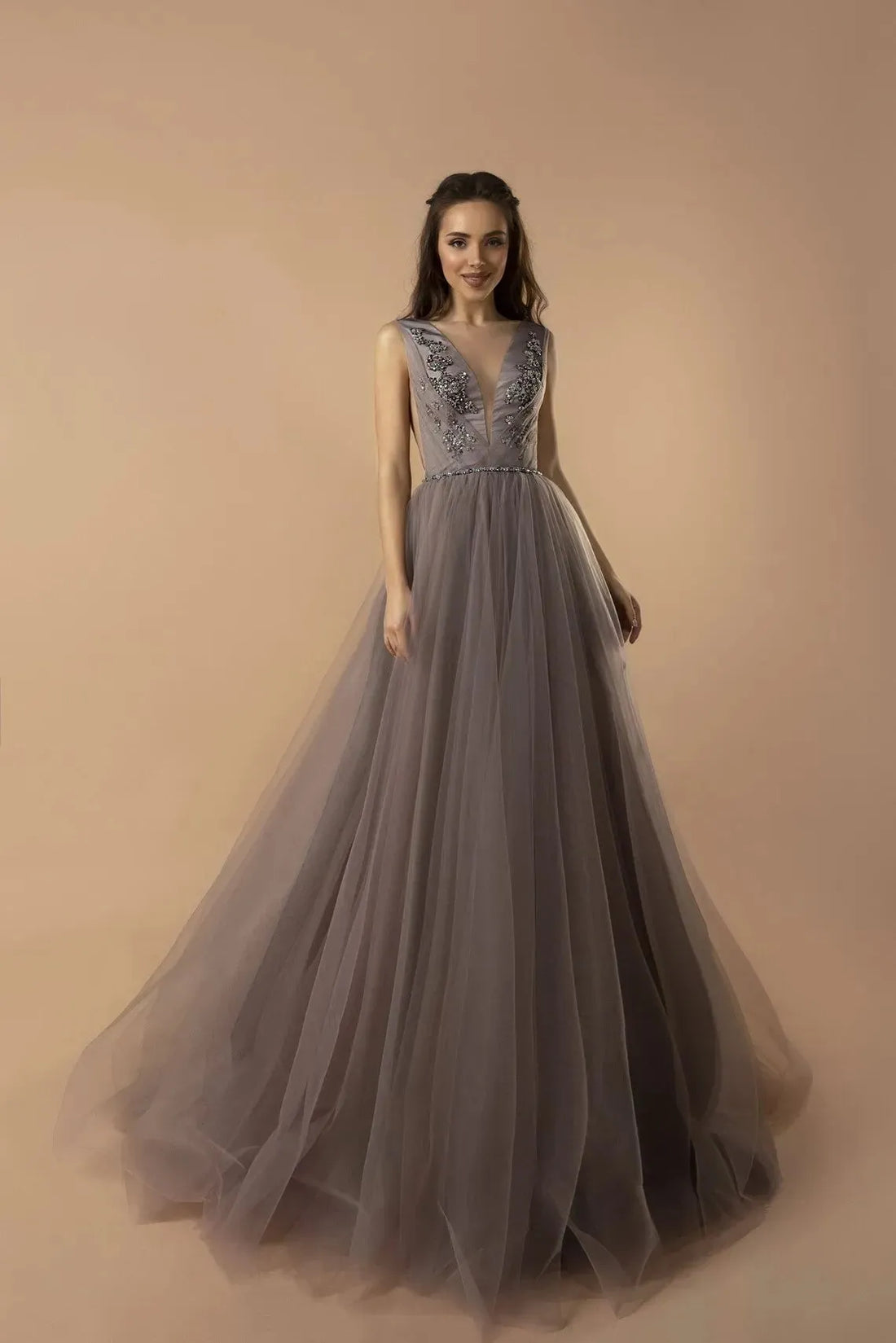 Beaded Prom Dresses Tulle Sleeveless Sheer Boat Neckline A Line Floor Length Formal Party Evening Gowns Elegant GRAY
