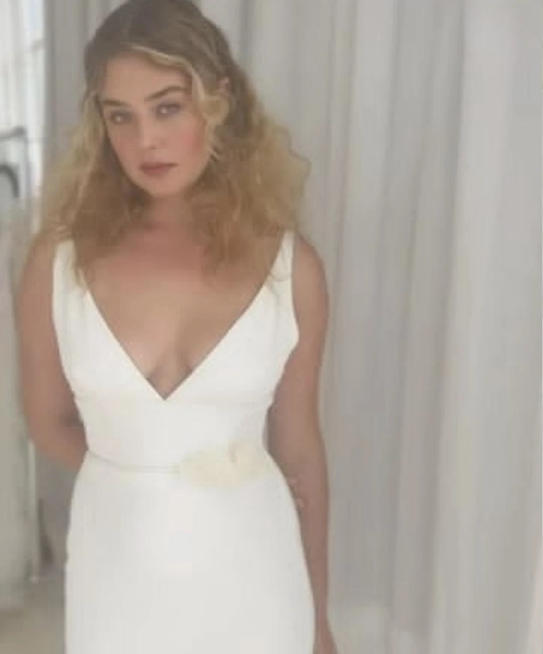 Sexy V-Ausschnitt Meerjungfrau Hochzeitskleid Spaghetti-Gurt