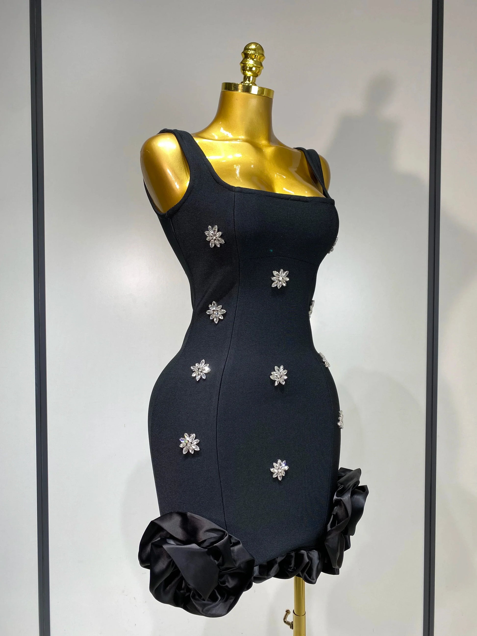 Women Sexy Sleeveless Square Collar Crystal Bodycon Mini Bandage Dress Celebrate Evening Party Elegant Luxury Birthday Dress