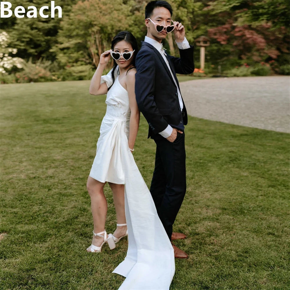 שמלות מסיבת חתונה קצרות חוף שמלות כתף אחת סאטן א-קו-קו סקסית חסרת שרוולים שמלת כלות מותאמת אישית