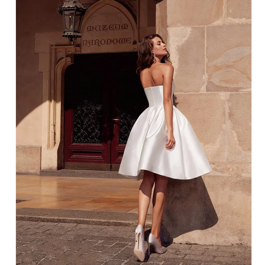 Vestido largo de satén para dama de honor de boda, Sexy, sin tirantes, elegante, para fiesta de graduación, invitados de noche, vestidos blancos de verano para mujer