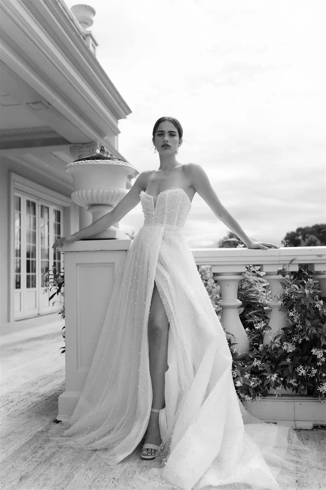 Vintage Beaded Strapless Princess A Line Wedding Dresses Side Slit Custom Made Vestido De Noival Custom made