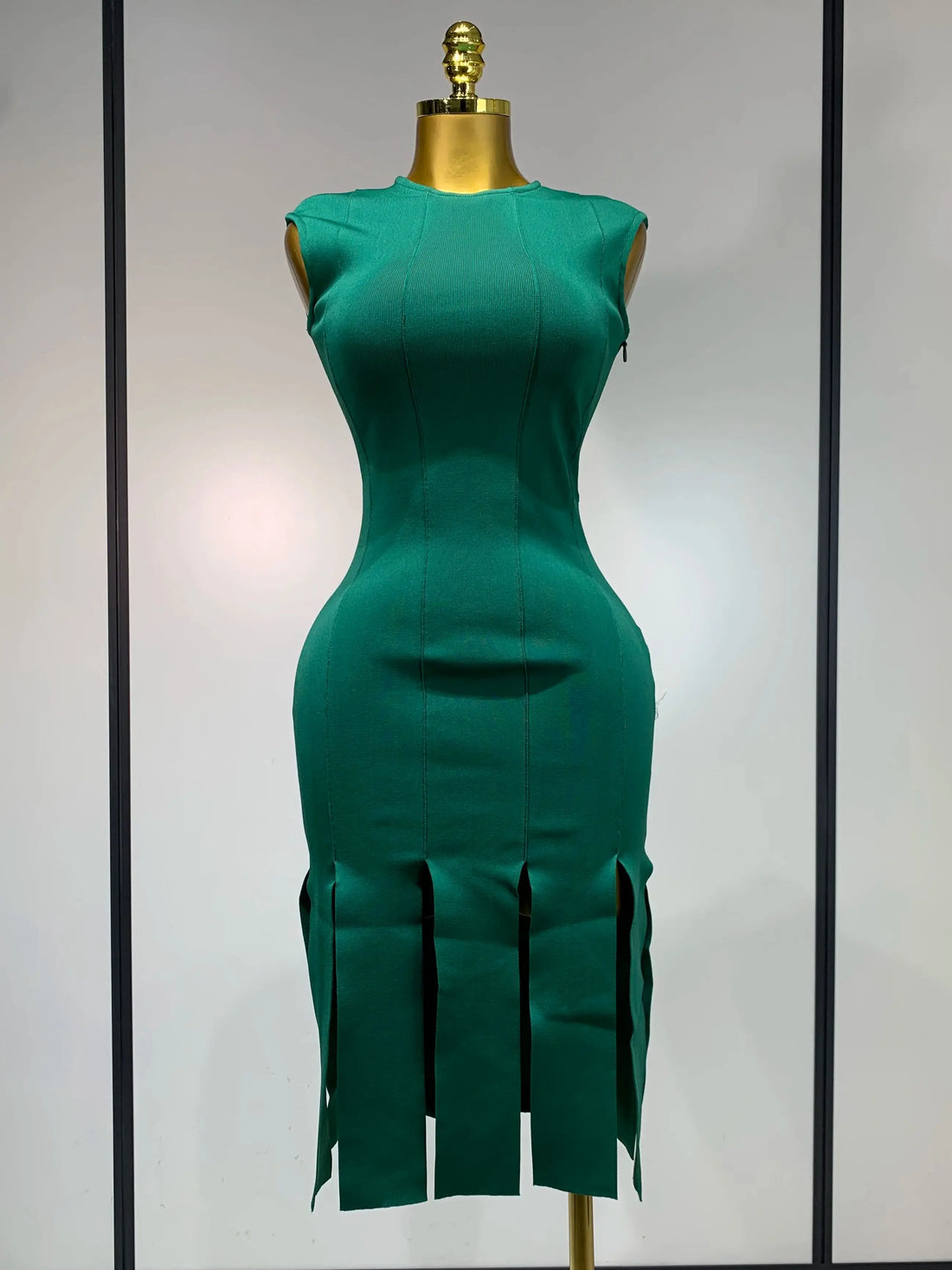 Luxury Birthday Dress Sexy O Neck Sleeveless Hollow Out Fringe Dress Women Green Slim Dresses Elegant Evening Party Club Gowns green