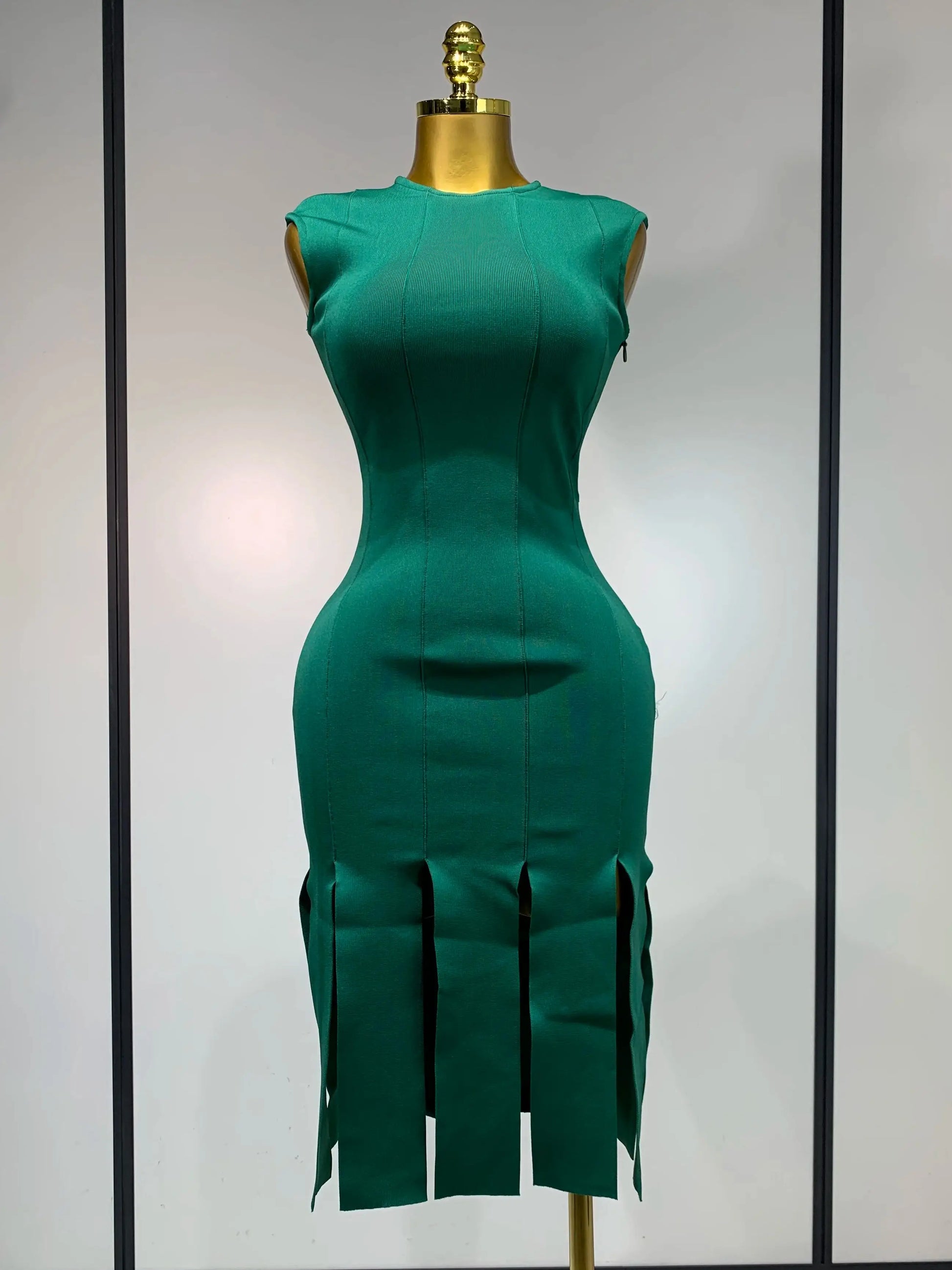 Luxury Birthday Dress Sexy O Neck Sleeveless Hollow Out Fringe Dress Women Green Slim Dresses Elegant Evening Party Club Gowns green