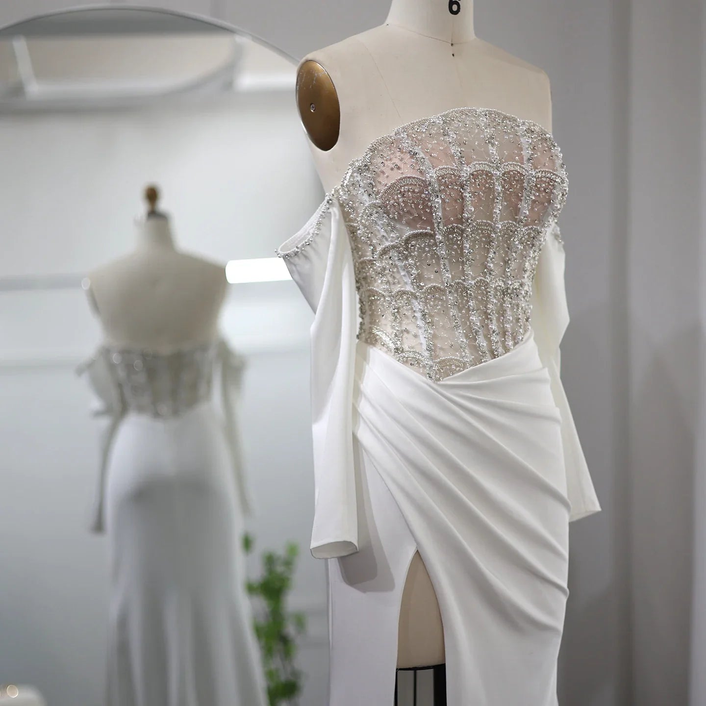 Mewah Dubai Mermaid White Evening Dress Sexy Scalloped High Slit Prom Gaun untuk Pesta Perkahwinan Wanita