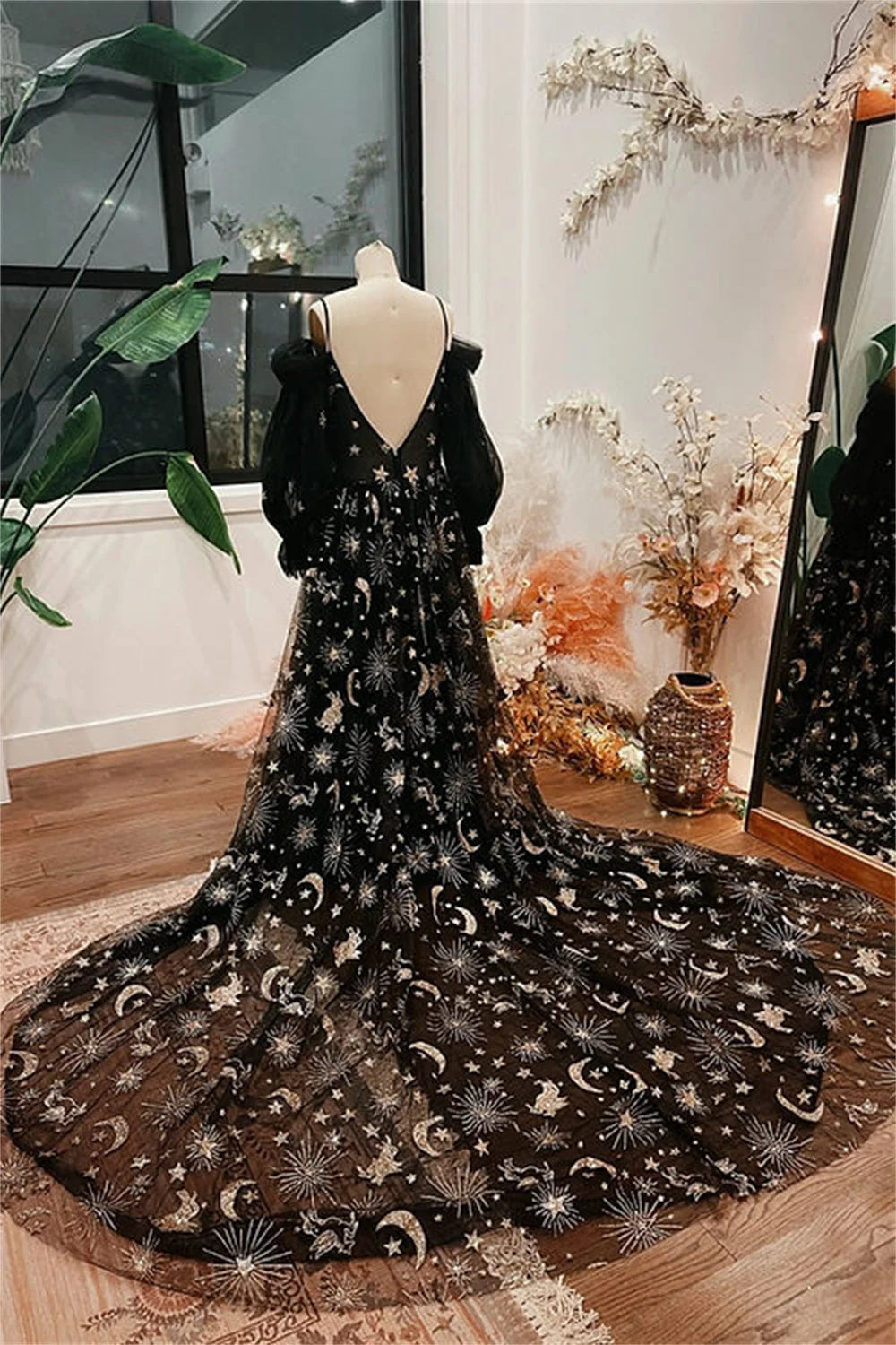 Mysterious Puffy Sleeve Prom Dress Vestidos De Noche Black Star Embroid Prom Gown Tulle Sweep Train فساتين السهرة