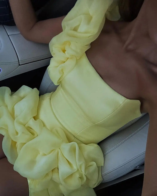 Belleza amarillo un hombro vestidos cortos de graduación moda con volantes Mini longitud vestido de cóctel mujeres vestido para ocasión Formal فساتين سهرة