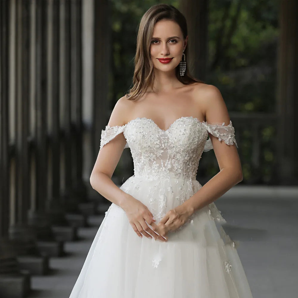 Vestido de noiva de tule gracioso Uma linha, namorada, aplica -se ao ombro vestido de casamento feito sob medida