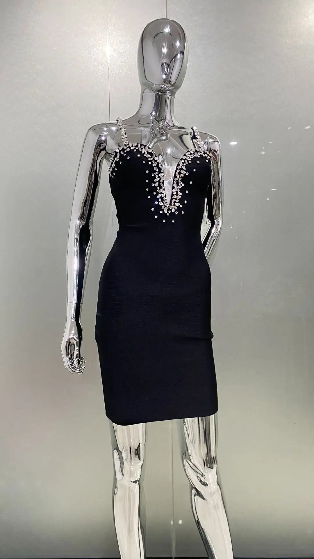 Luxury Sparkling Diamond Sexy Deep V-Neck Black Bandage Mini Dress Fashion Woman Evening Party Dress Birthday Party Outfit