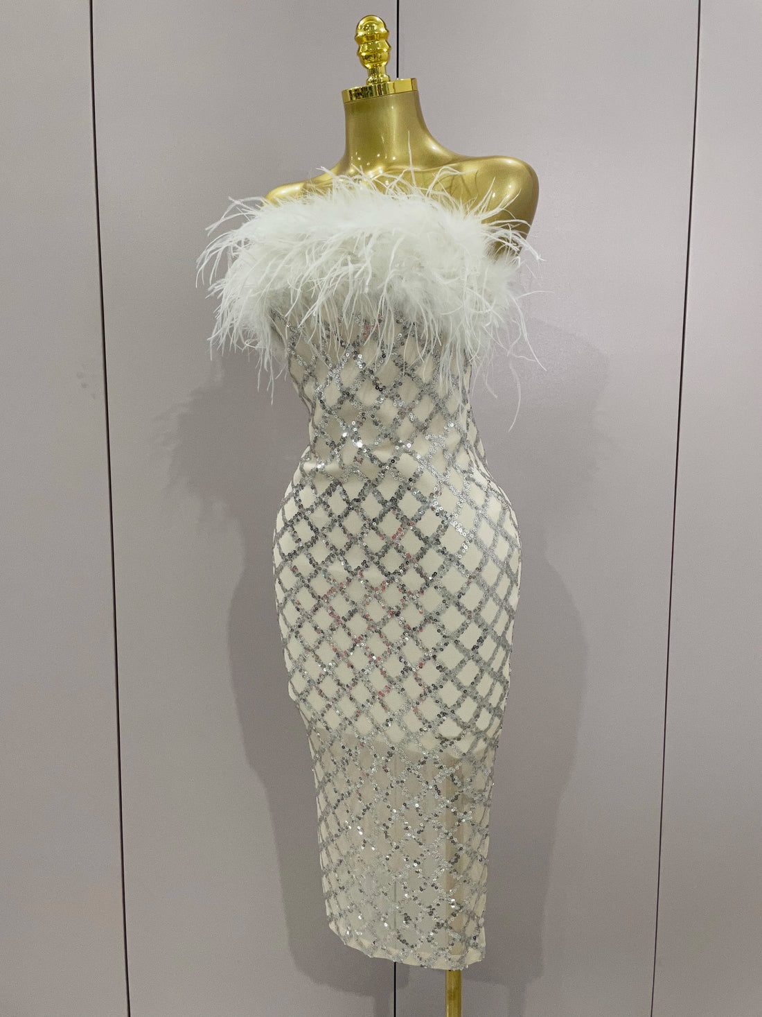 Shinning White Feathers Sequins Straples Bodycon Dress Women Fashion Celebrate Luxury Birthday Party Cocktail Dress WHITE