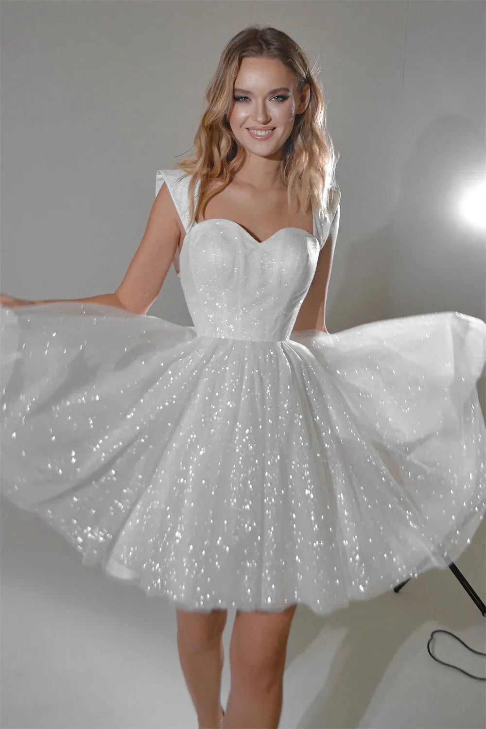 White Glitter Prom Dresses Off the Shoulder Short vestidos de noche Elegant Sleeveless Knee-Length Formal Evening as pic