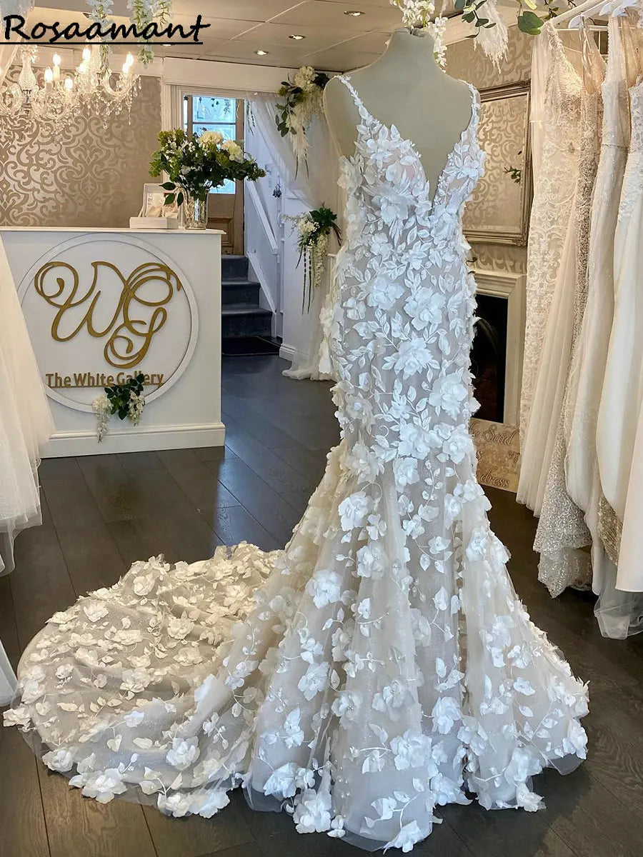 Correas espaguetis ilusión sirena vestidos de novia con cuello en v espalda abierta 3D vestidos de novia de encaje floral Vestidos De Novia 