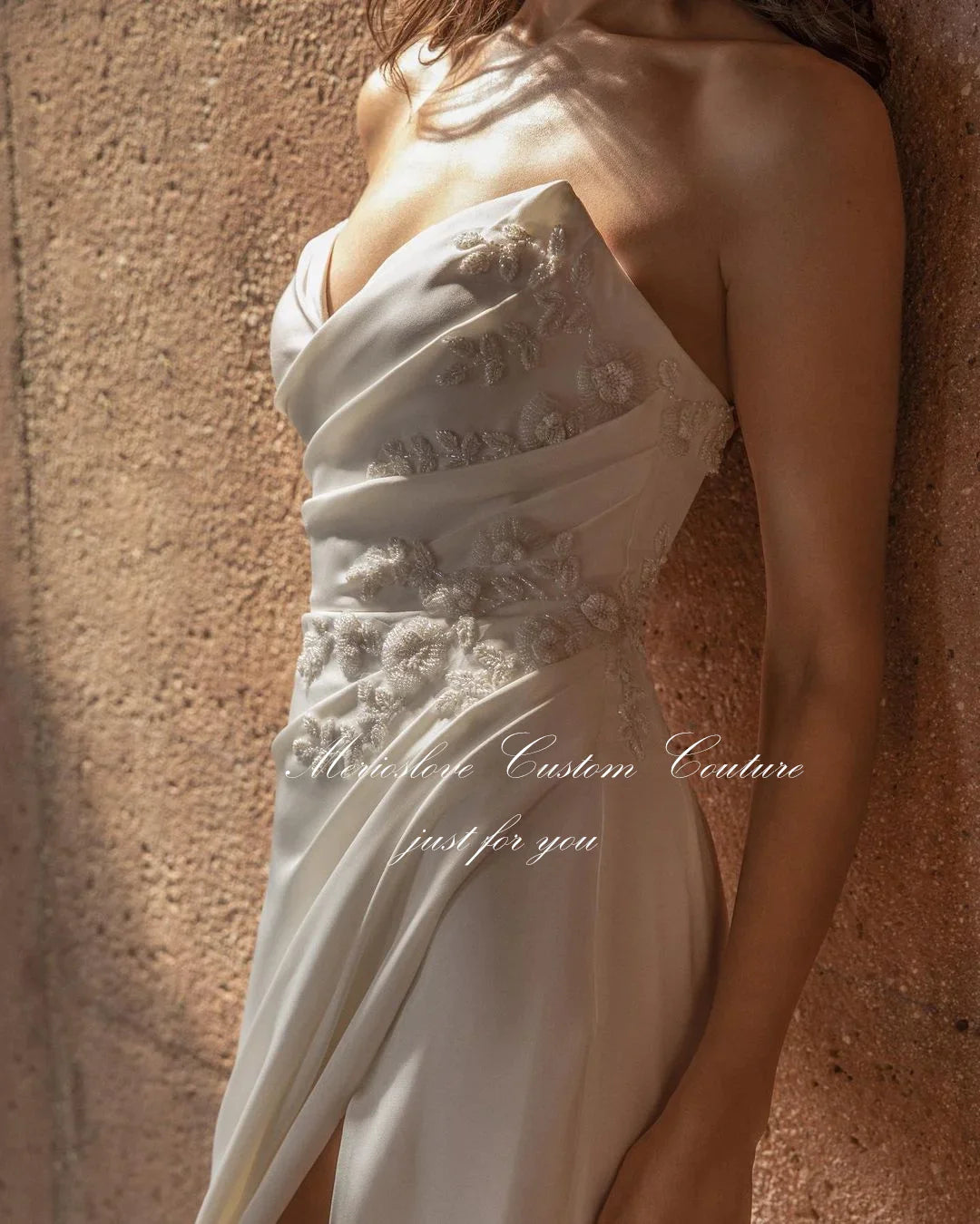Boho Mermaid Brautkleider 3D Blumen Perlen applizes ärmellose Seite geteilte Brautkleider Strand Braut Kleid