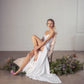 Bainha popular de cetim de decote em V Vestidos de noiva Botão lateral de fenda
