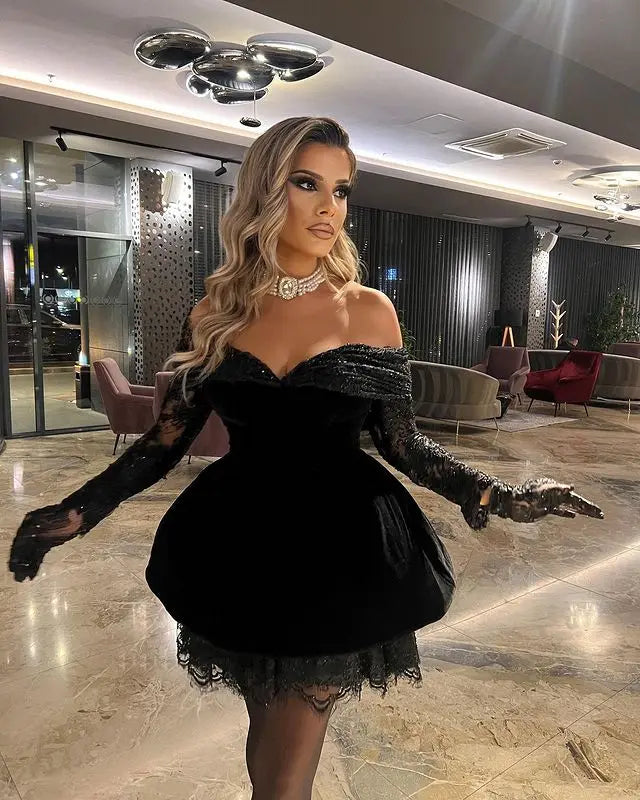 Black Lace Velvet Short Cocktail Dresses with Gloves Off the Shoulder Mini Length Prom Gown Customized Formal Party Dress 2024