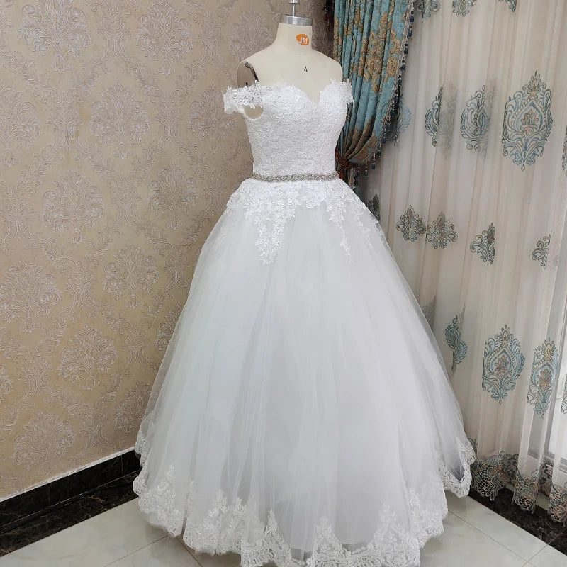 9183 vestido de novia blanco encantador bordado con hombros descubiertos vestido de novia de tamaño personalizado