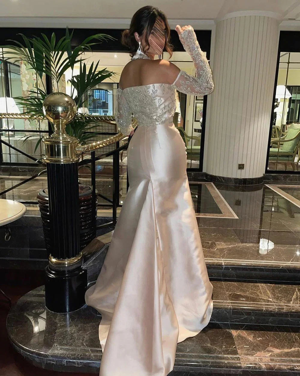 Elegant Halter Neck فساتين السهرة Rose Gold Vestidos De Noche Embroid فساتين مناسبة رسمية Sequins Sleeve Prom Dress