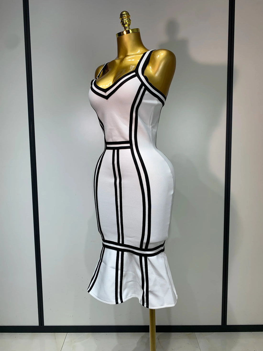Women Sexy Backless Ruffled Edge Bodycon Bandage Dress Celebrity Elegant Evening Party Luxury Birthday Club Dress WHITE