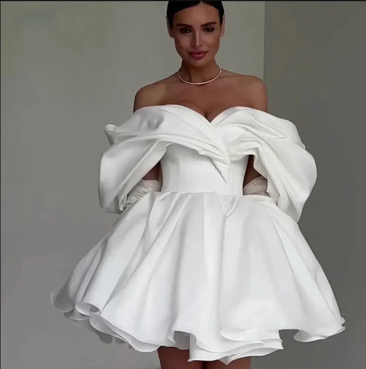 Vestido De novia corto con escote corazón y hombros descubiertos, Espalda descubierta, con cordones, plisado fruncido por encima de la rodilla 