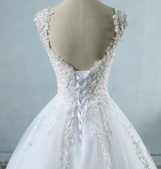 ZJ9076-C blanc ivoire perles robes de mariée avec fond en dentelle pour les mariées robe grande taille 2-26W