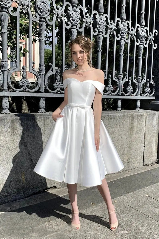 Einfaches kurzes Hochzeitskleid Satin Elfenbein A-Linie Hochzeitskleid mit Taschen Custom Made Corsett Brautkleid
