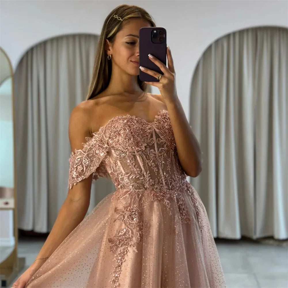 Apliques de encaje vestidos de graduación con hombros descubiertos tul corte en A فساتين السهرة elegante sin mangas dulce vestidos verano moda