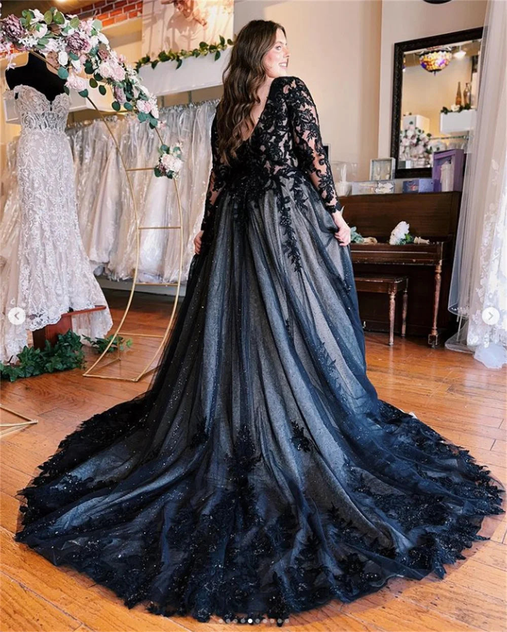 Luxury V-neck Plus Size Prom Dress Lace Tulle Fabric Long Sleeves Strao vestidos de fiesta Long Tail فساتين السهرة