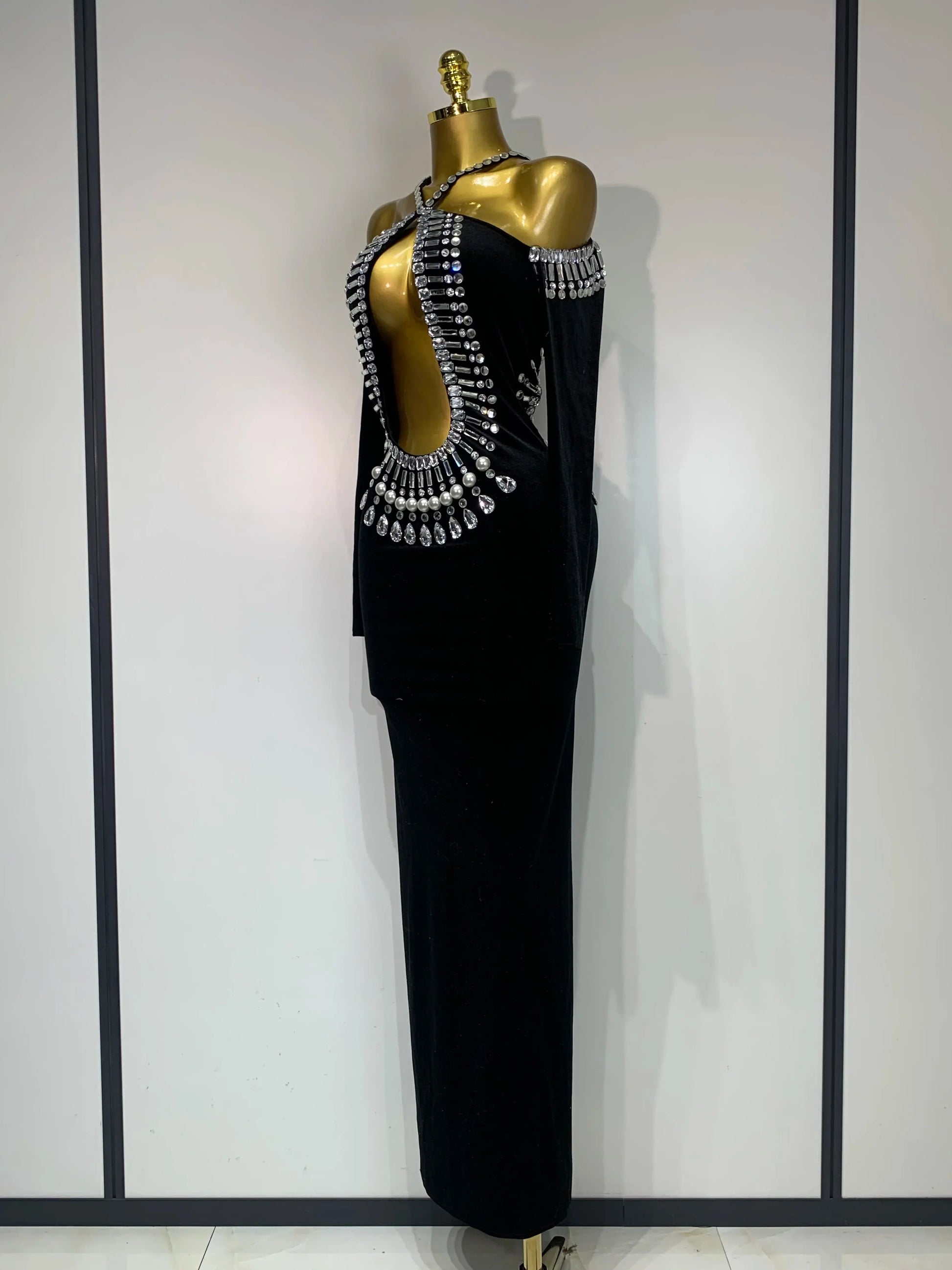 Luxury Birthday Dress Sexy Black Velvet Hollow Out Bodycon Dress Halter Evening Dress Drag Queen Nightclub Wedding Dress