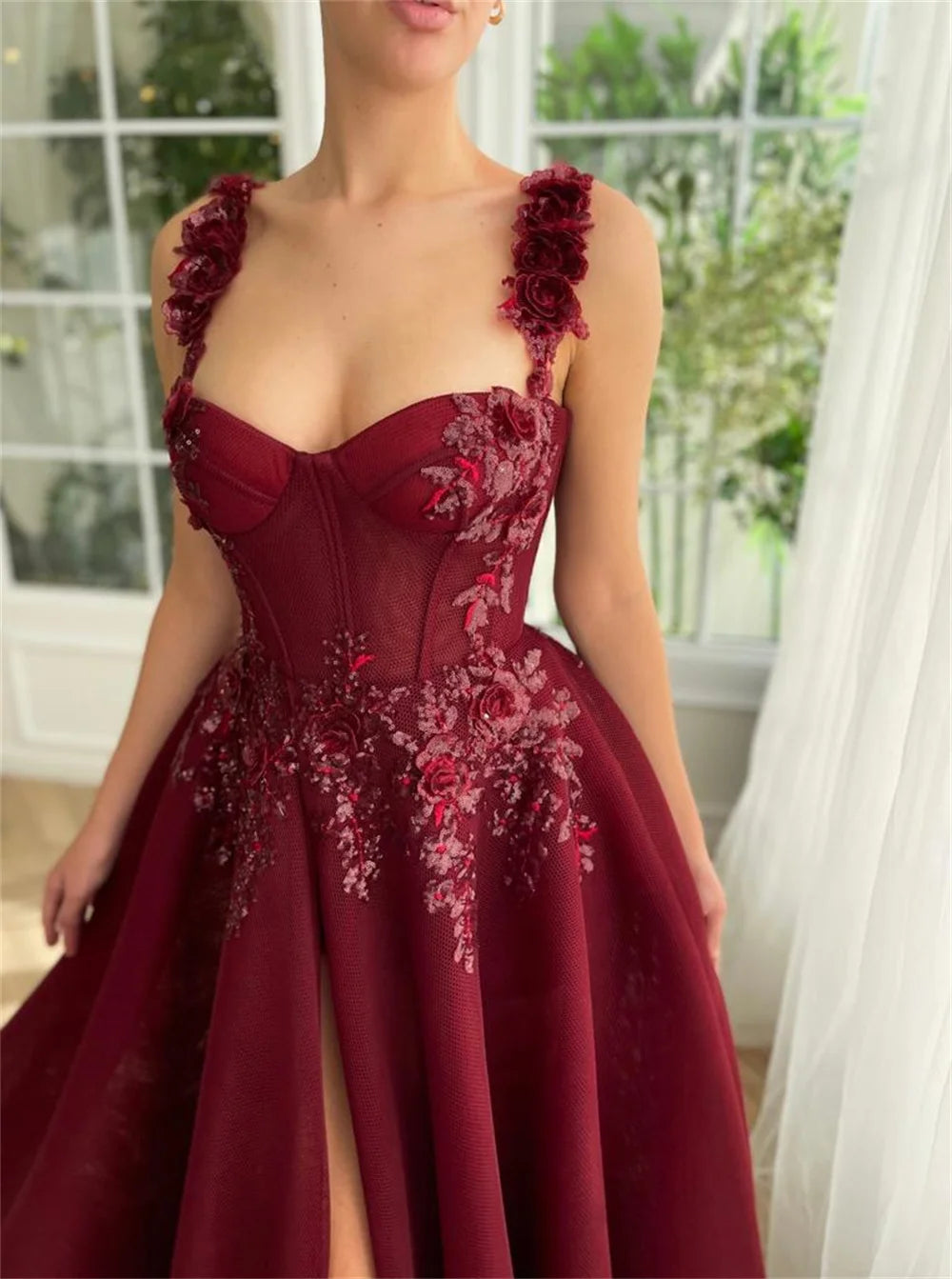 Burgundy Heart Shaped Neck Prom Dress Lace Tulle Fabric High Side Split Strao vestidos de fiesta Sleeveless فساتين السهرة